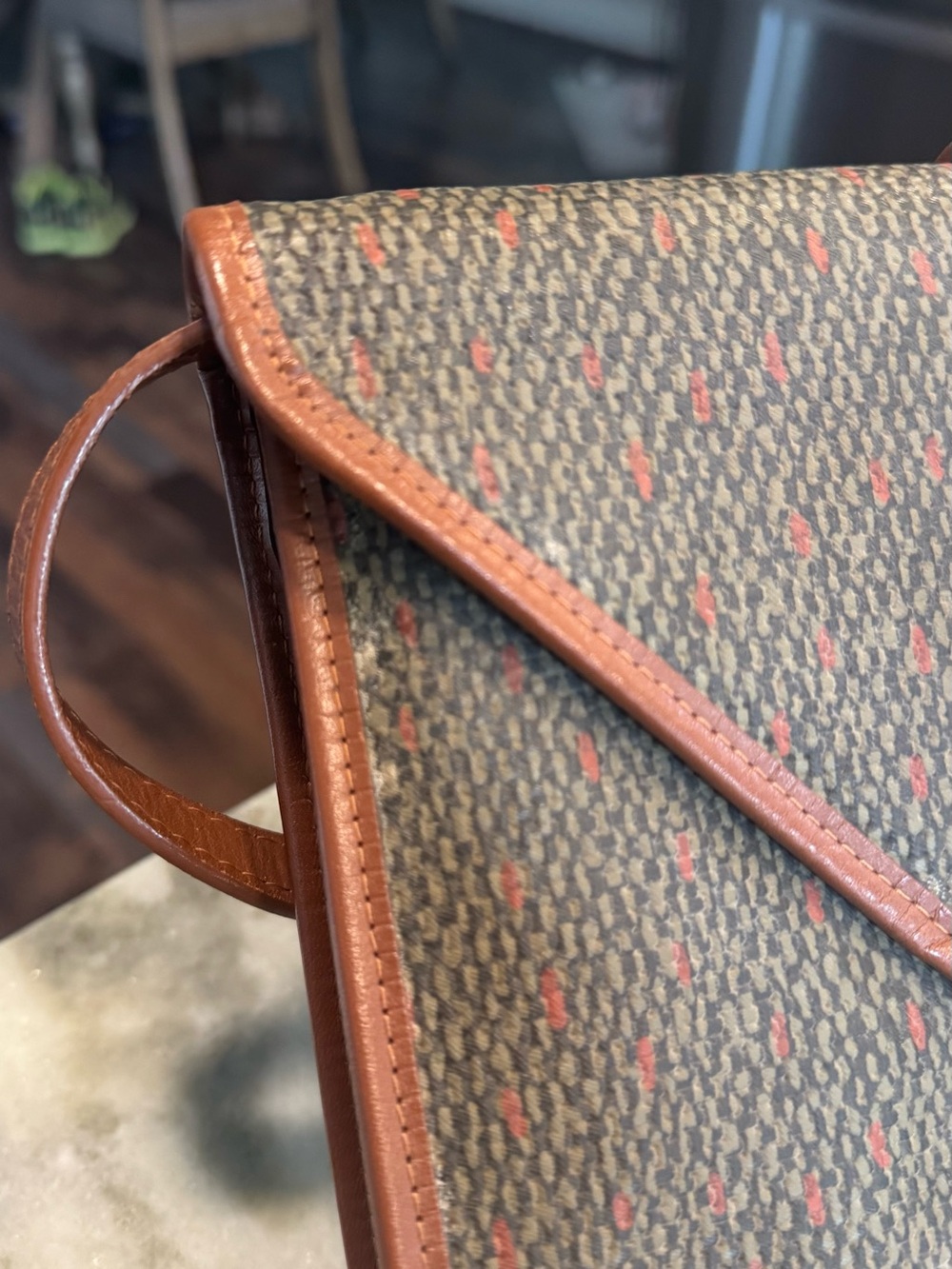 YSL Vintage Signature Monogram Envelope PVC Shoulder Bag with Leather Trim - Picture 4 of 10
